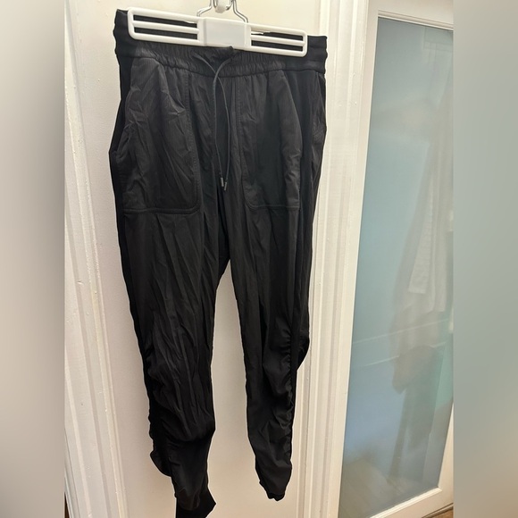 Lululemon Beyond the Studio Joggers Size  6 - Picture 5 of 10